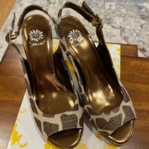 Yellowbox - Poem - Bronze, Giraffe print heels - Size 8.5 M.